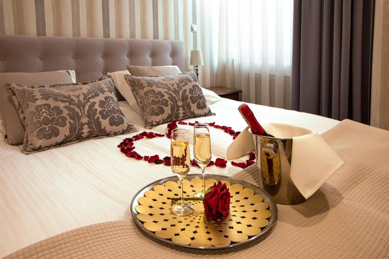 Hotel Park Kajetany Nadarzyn Kültér fotó