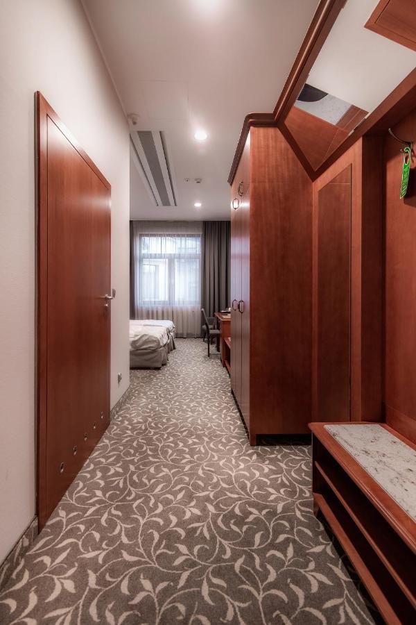 Hotel Park Kajetany Nadarzyn Kültér fotó