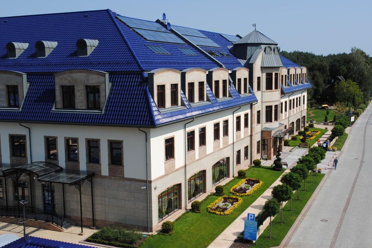 Hotel Park Kajetany Nadarzyn Kültér fotó